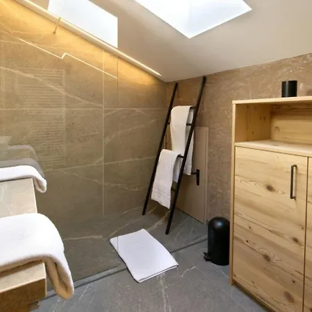 アパート Bergzeit -568- *